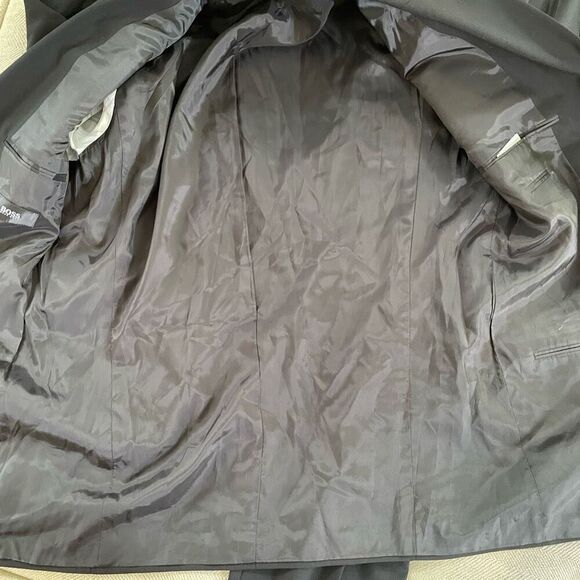 Hugo Boss Black Suit 3 Button Pleated Cuffed 42L - Picture 11 of 11